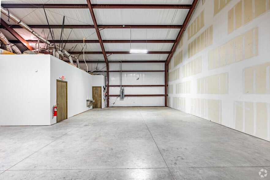 More Photos Of 8860 S Sunnylane Rd, Oklahoma City Unknown For Lease