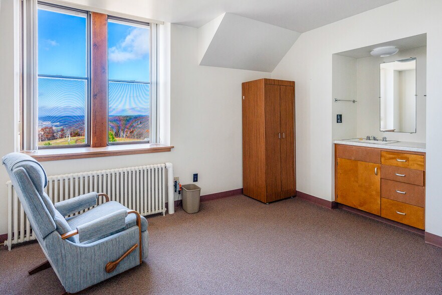 More Photos Of W2658 WI-33, La Crosse Assisted Living For Sale