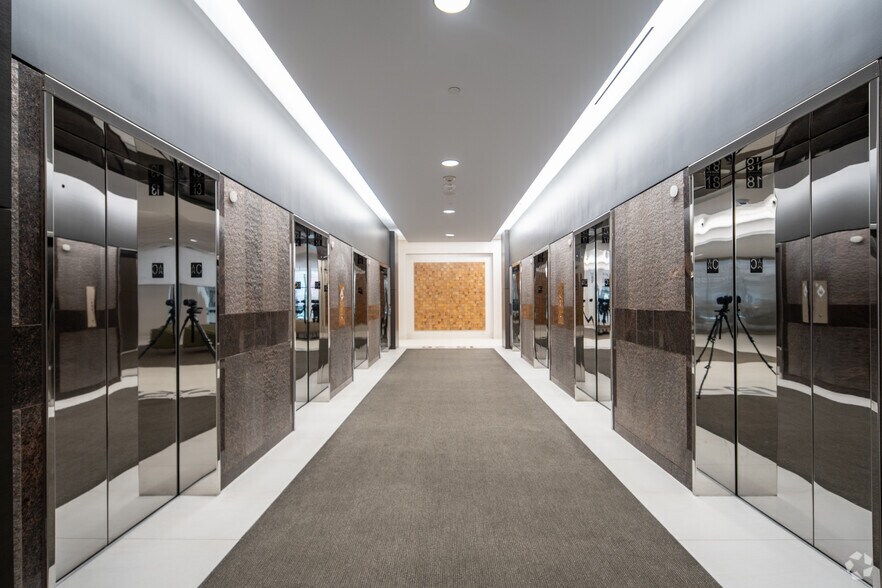 More Photos Of 777 Main St, Fort Worth Office For Lease