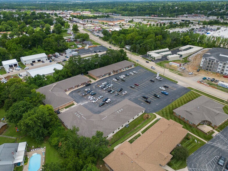 More Photos Of 3910 S Old Highway 94, Saint Charles Unknown For Lease