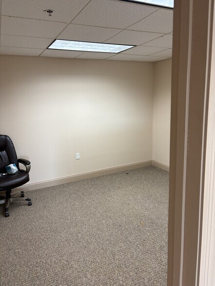 More Photos Of 2109 Parkway Dr, Saint Peters Industrial For Lease