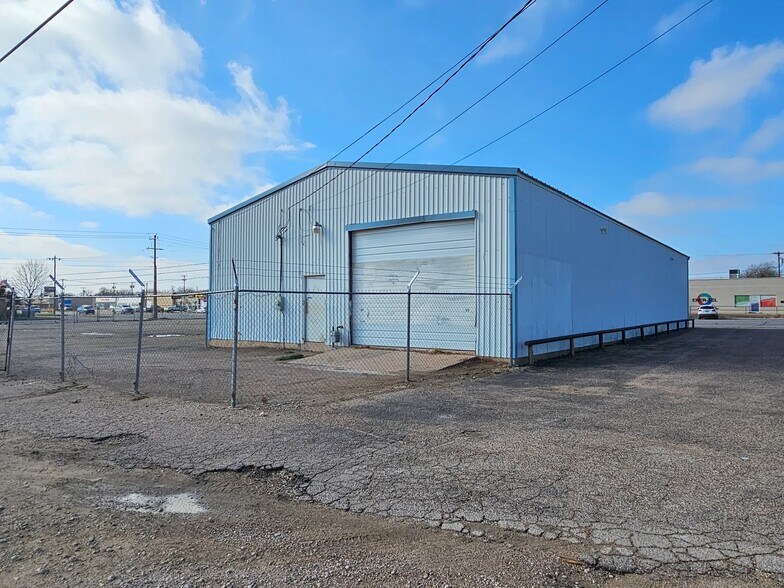 More Photos Of 757 S Treadaway Blvd, Abilene Distribution For Lease