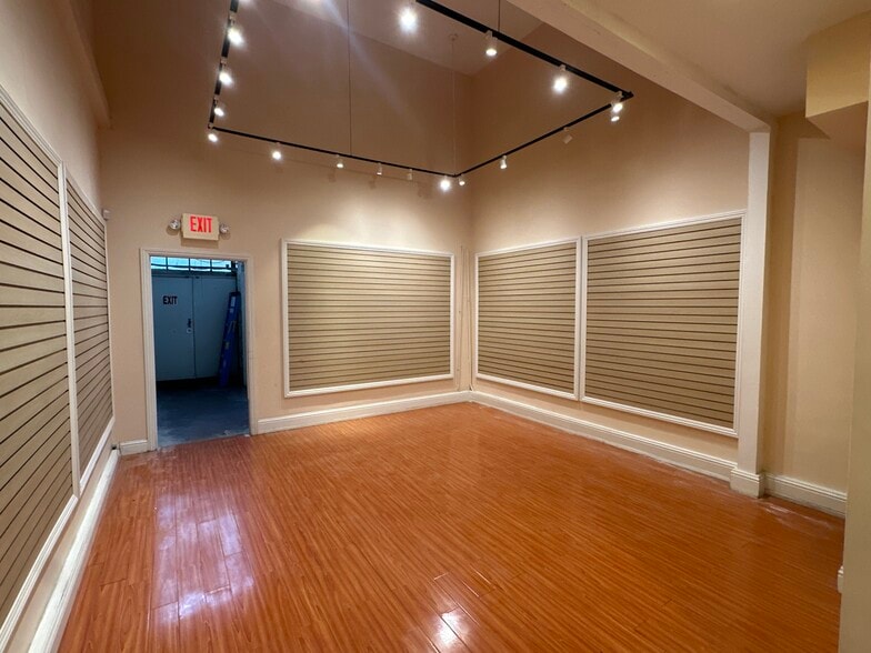 More Photos Of 532-536 Ramona St, Palo Alto Storefront For Lease