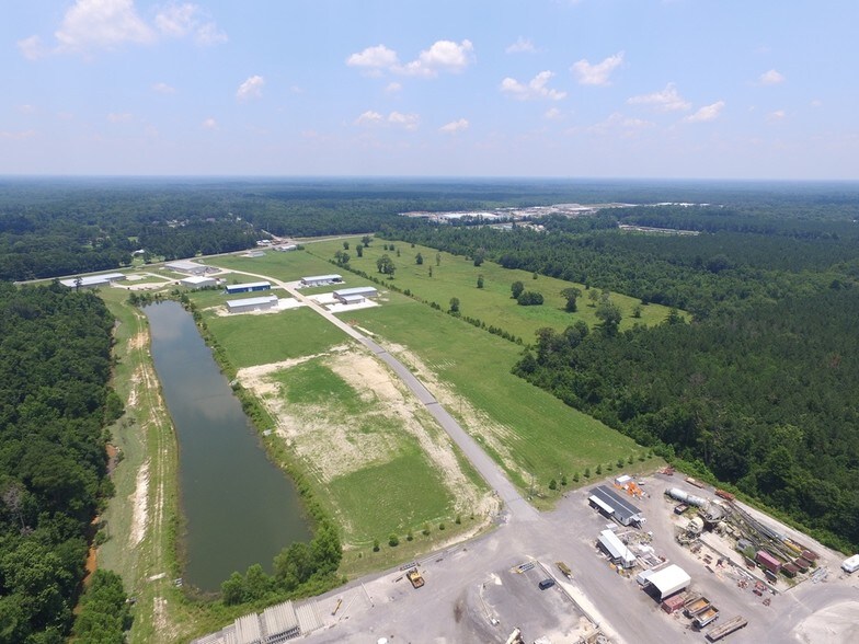 More Photos Of 9165 Comar Dr, Walker Warehouse For Lease