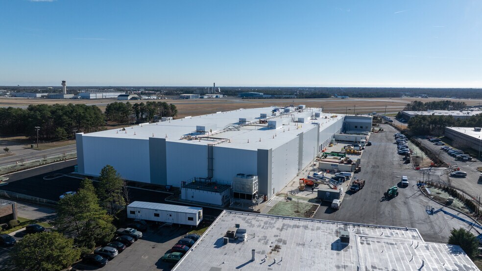 More Photos Of 2100 Smithtown Ave, Ronkonkoma Refrigeration Cold Storage For Lease