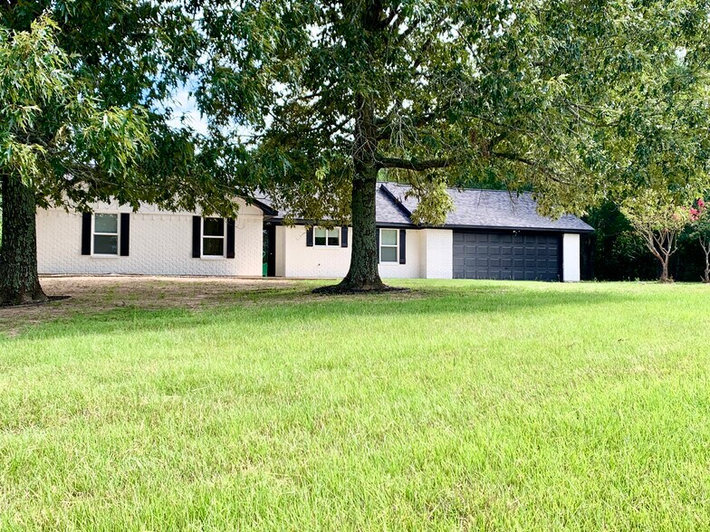 Primary Photo Of 2098 FM 1251, Beckville Specialty For Sale