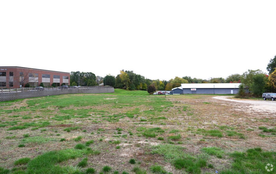 More Photos Of 2075 Larkin Ave, Elgin Land For Sale