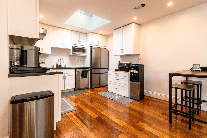 More Photos Of 2398 30th Ave, San Francisco Storefront Retail Residential For Sale