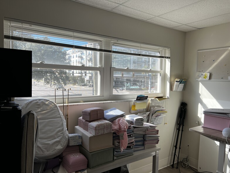 More Photos Of 3640 W Cypress St, Tampa General Retail For Lease