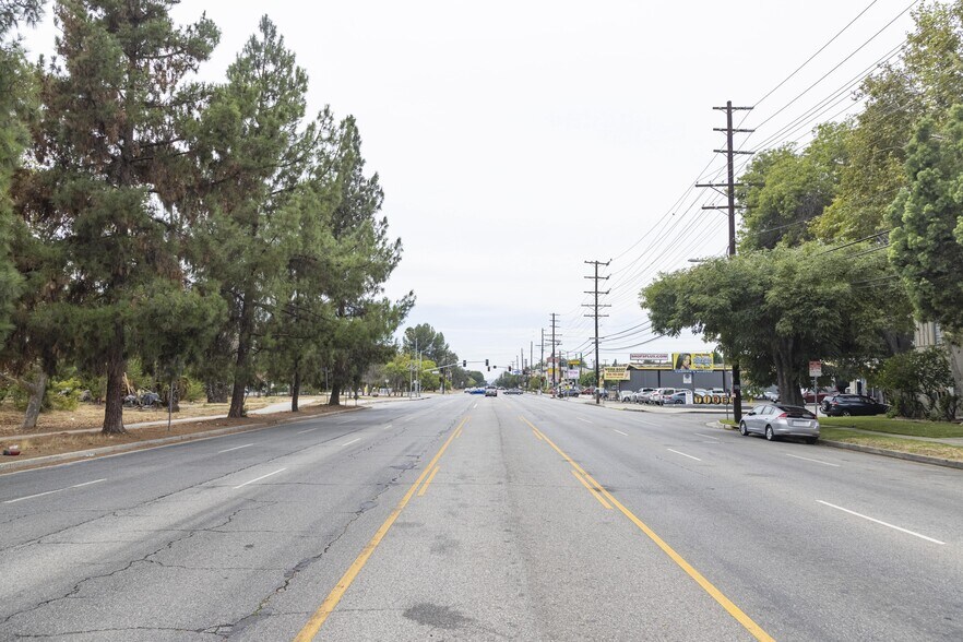 More Photos Of 16011 Victory Blvd, Van Nuys Apartments For Sale