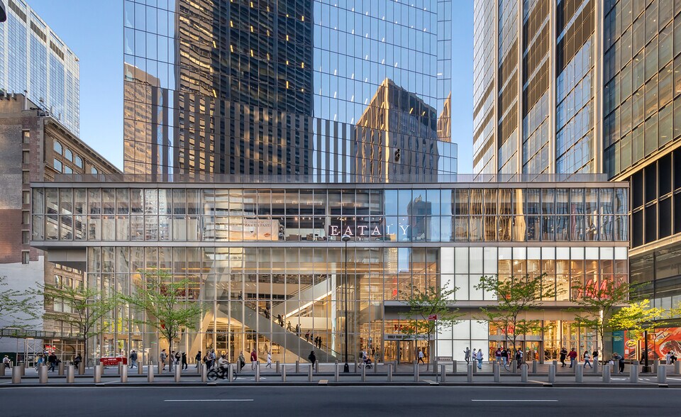 More Photos Of 4 World Trade Center, New York Office For Lease
