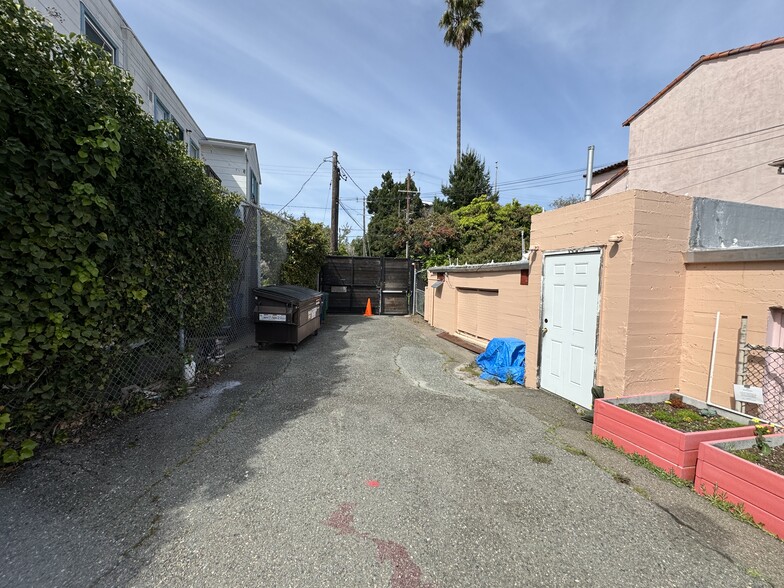 More Photos Of 2330 Prince St, Berkeley Schools For Sale