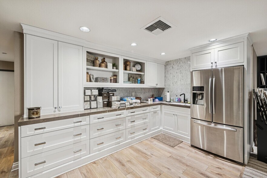 More Photos Of 5130 E Hunter Ave, Anaheim Warehouse For Sale