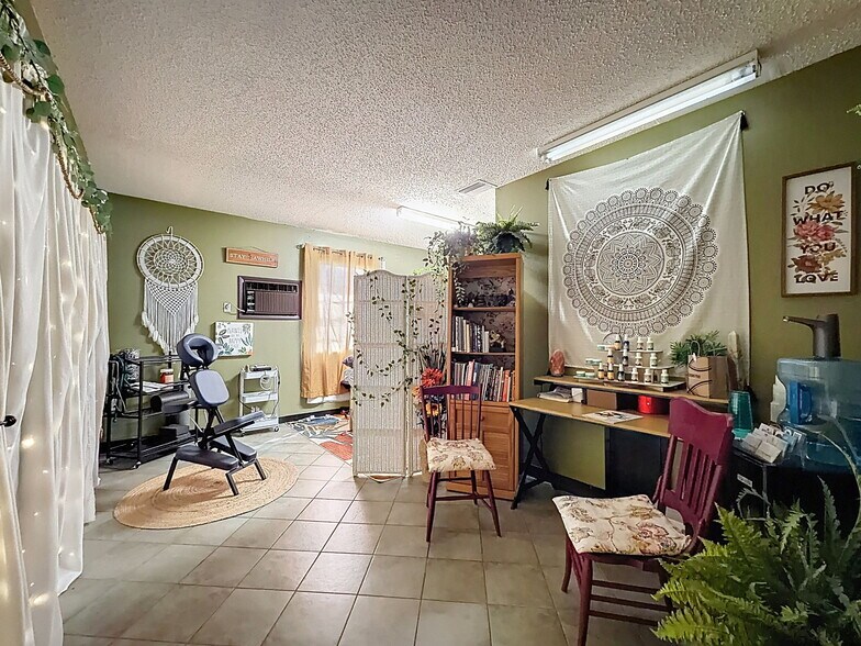 More Photos Of 13414 US Highway 19, Hudson Showroom For Lease