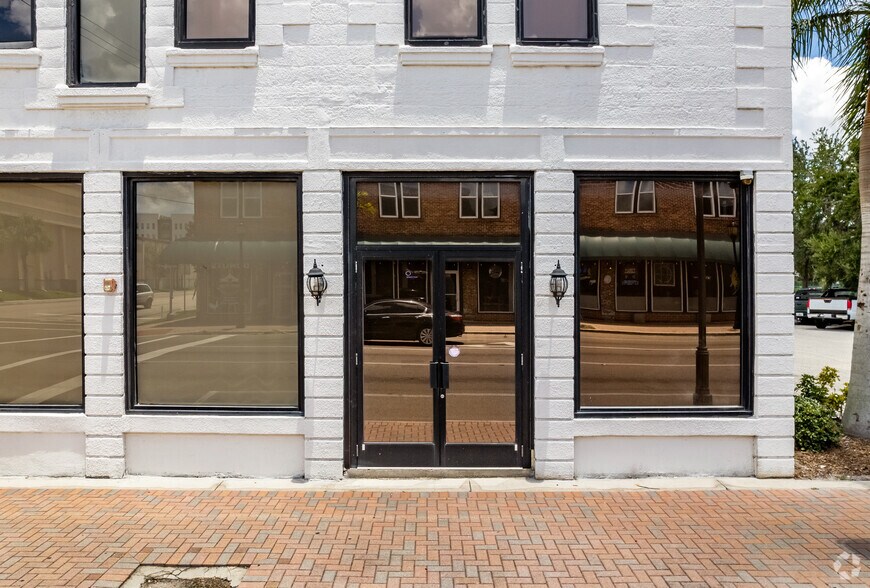 More Photos Of 905 Manatee Ave E, Bradenton Coworking Space