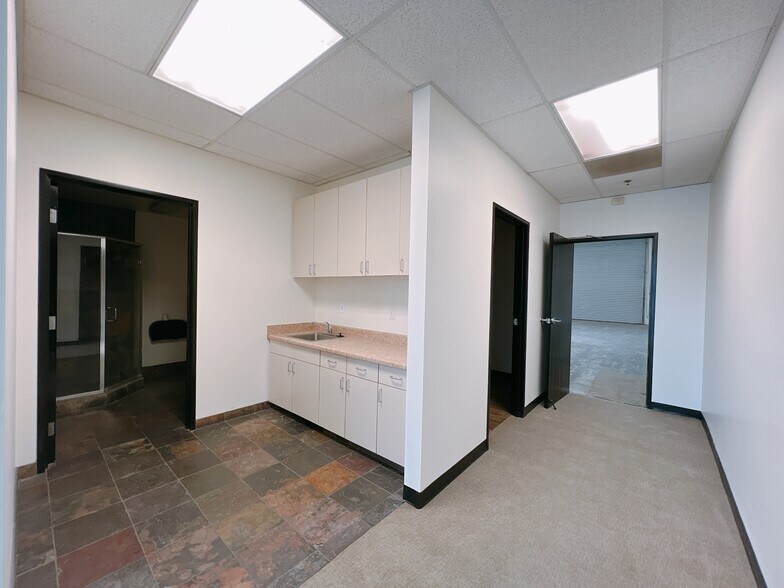 More Photos Of 15350 Fairfield Ranch Rd, Chino Hills Warehouse For Lease