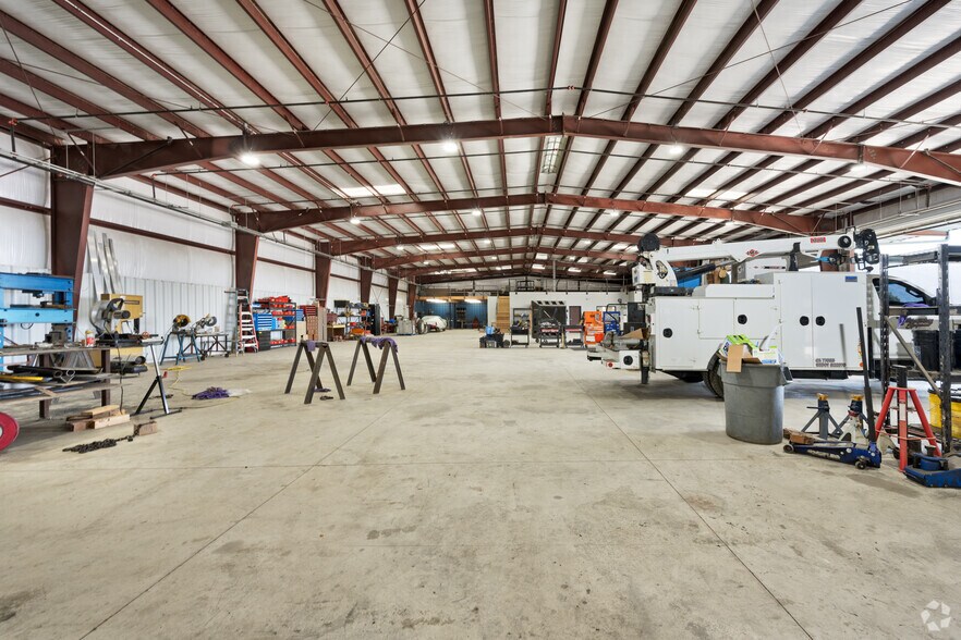 More Photos Of 20075 Kendall Dr, San Bernardino Warehouse For Sale