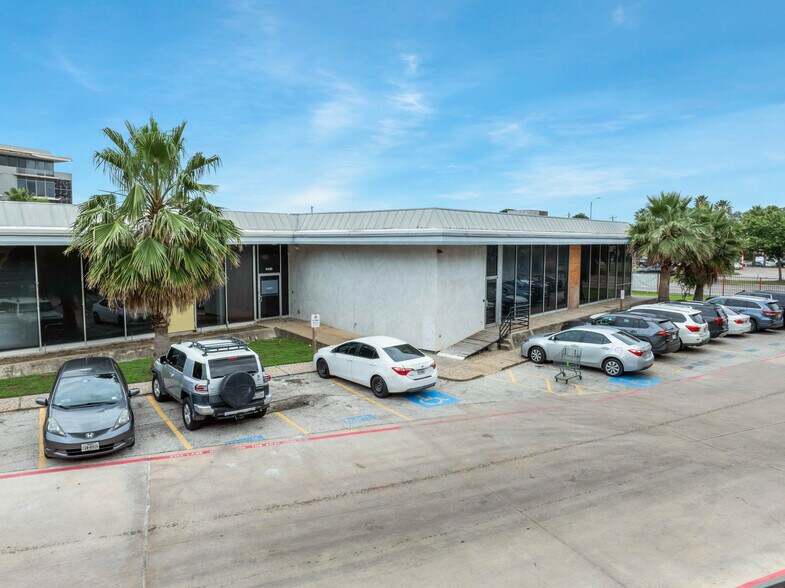 More Photos Of 6430 Hillcroft Ave, Houston Office For Sale