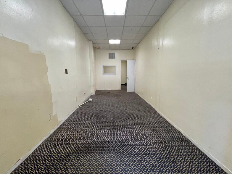 More Photos Of 278 Wyckoff Ave, Brooklyn Storefront Retail Residential For Lease