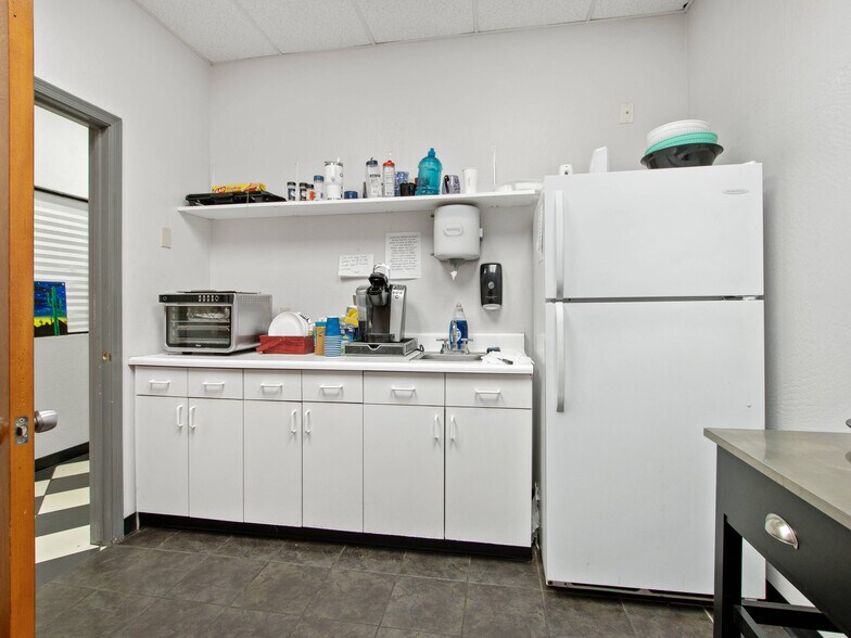 More Photos Of 2560 E Main St, Mesa Freestanding For Sale