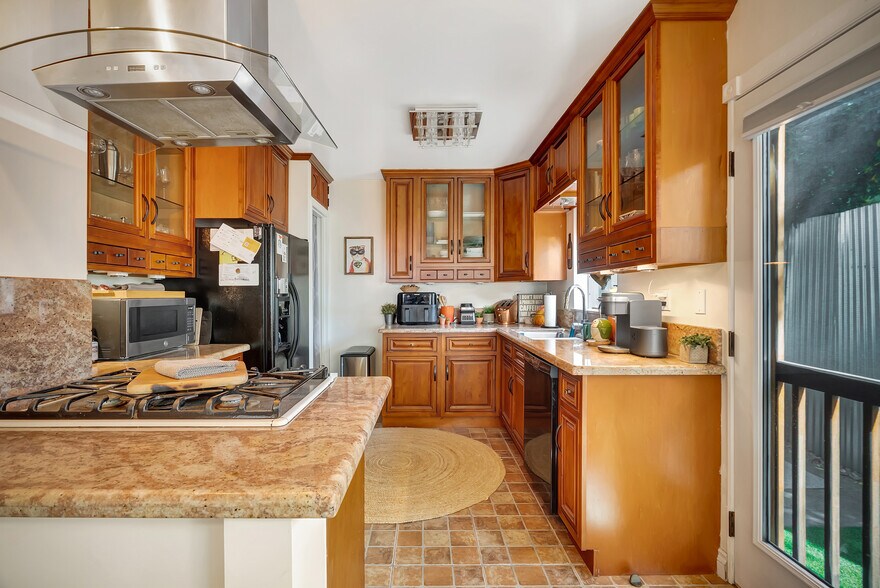 More Photos Of 14722 Magnolia Blvd, Sherman Oaks Apartments For Sale