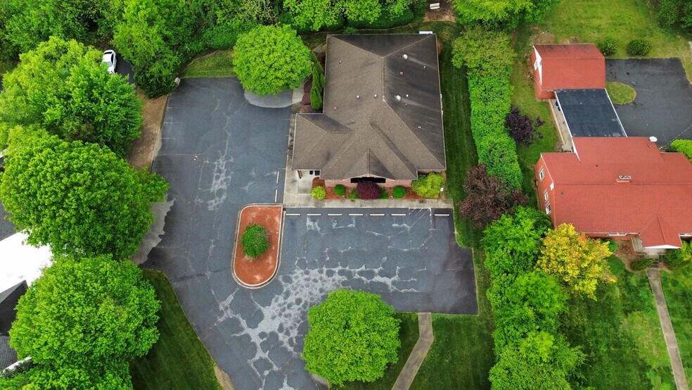More Photos Of 1217 Davie Ave, Statesville Medical For Sale