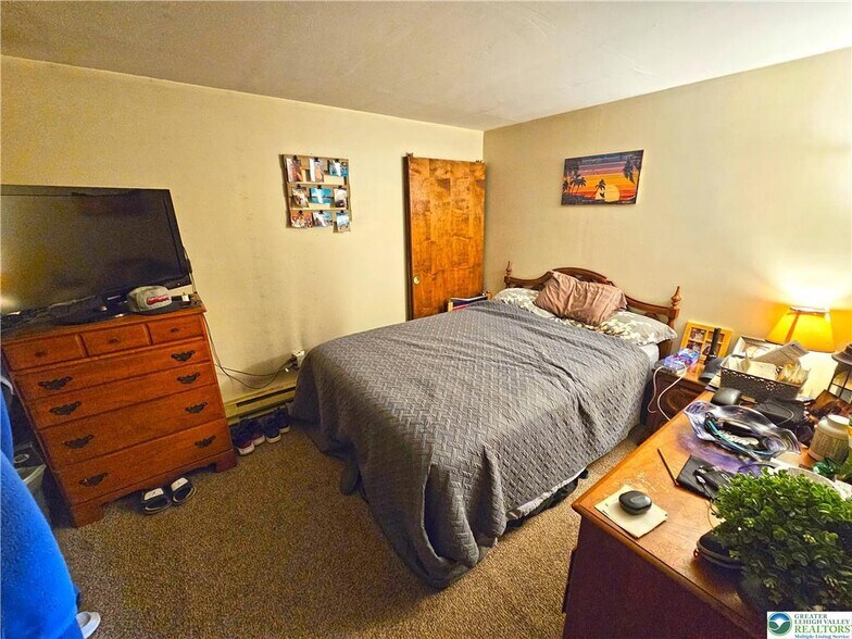 More Photos Of 1463 Limeport Pike, Coopersburg Restaurant For Sale