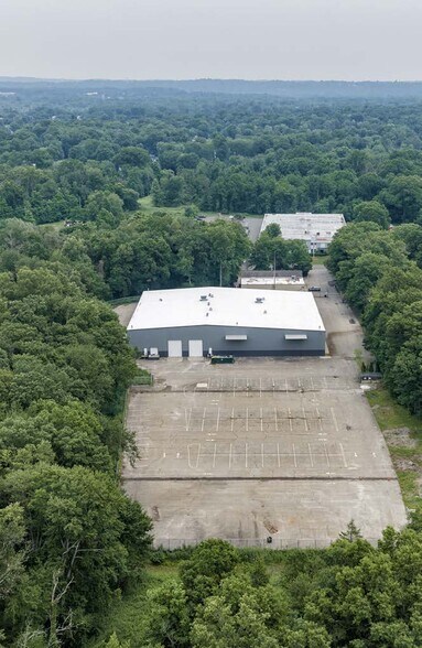More Photos Of 131 Beaverbrook Rd, Lincoln Park Land For Lease