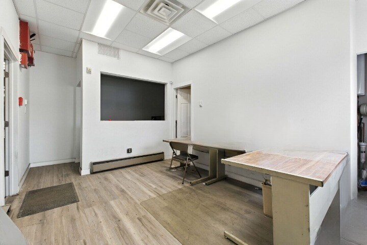 More Photos Of 4234 N Pulaski Rd, Chicago Warehouse For Lease