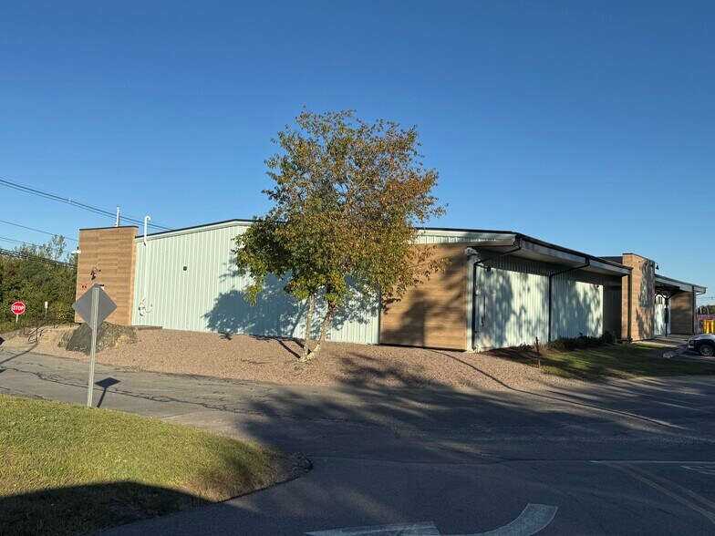 More Photos Of 70 Frank Mossberg Dr, Attleboro Warehouse For Lease