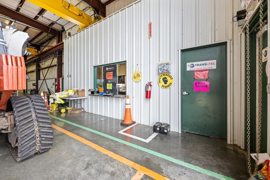 More Photos Of 12400 S Sunnylane Rd, Moore Manufacturing For Lease