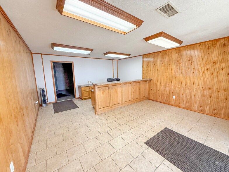 More Photos Of 11730 Highway 152, Pampa Warehouse For Sale