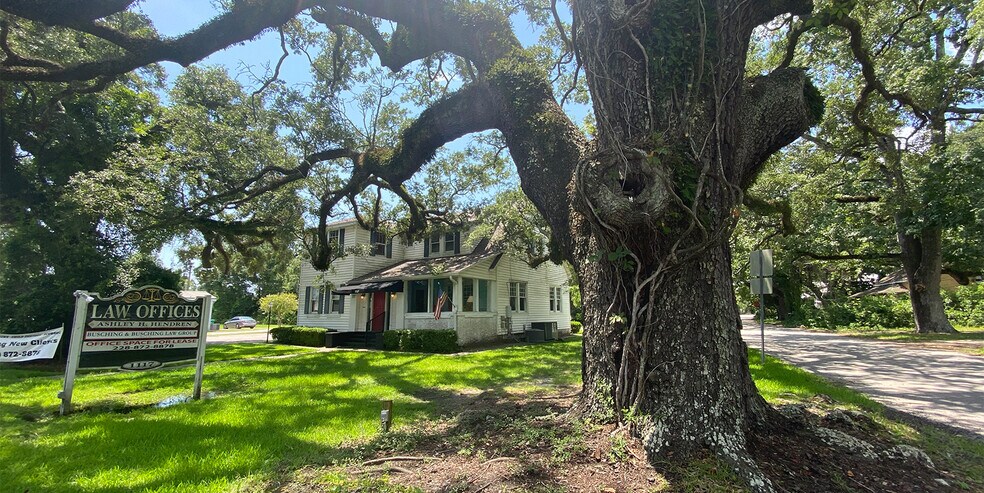 More Photos Of 1117 Washington Ave, Ocean Springs Medical For Sale