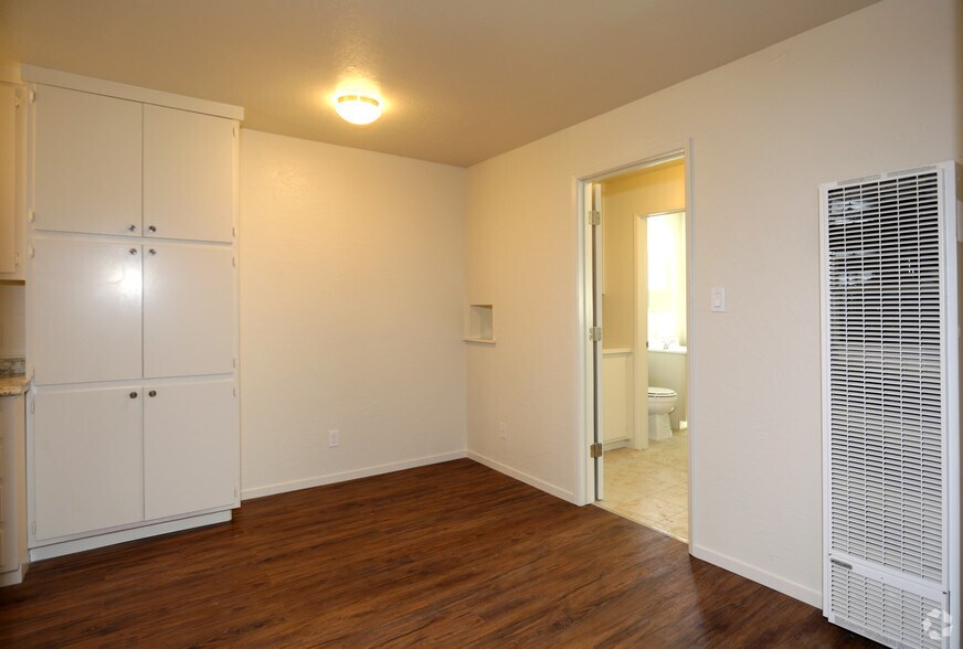 More Photos Of 618-631 Plaza Ave, Sacramento Apartments For Sale