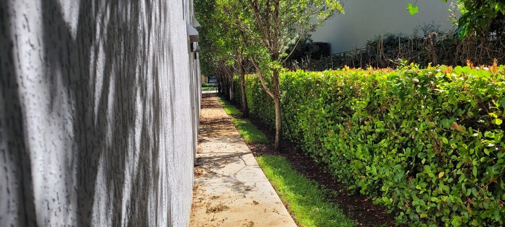 More Photos Of 14900 SW 136th St, Miami General Retail For Lease