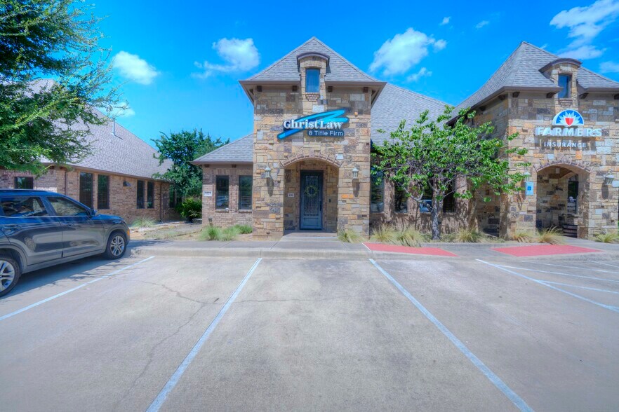 More Photos Of 9125 Belshire Dr, North Richland Hills Office For Lease