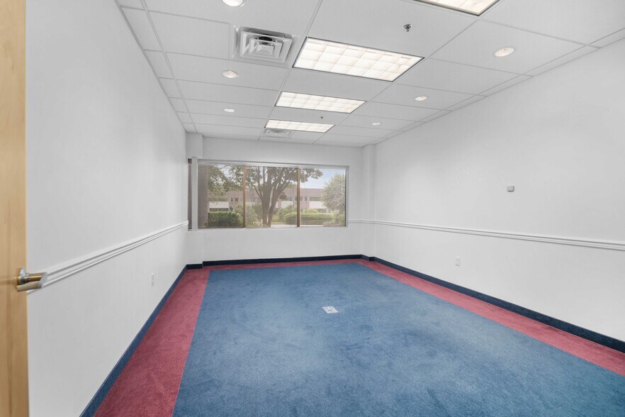 More Photos Of 46650 Corporate Dr, Lexington Park Office For Sale