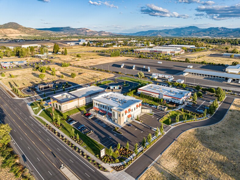 More Photos Of 4801 Biddle Rd, Central Point Office For Lease