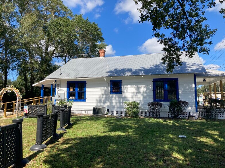 More Photos Of 490 N Spring Garden Ave, Deland Freestanding For Sale