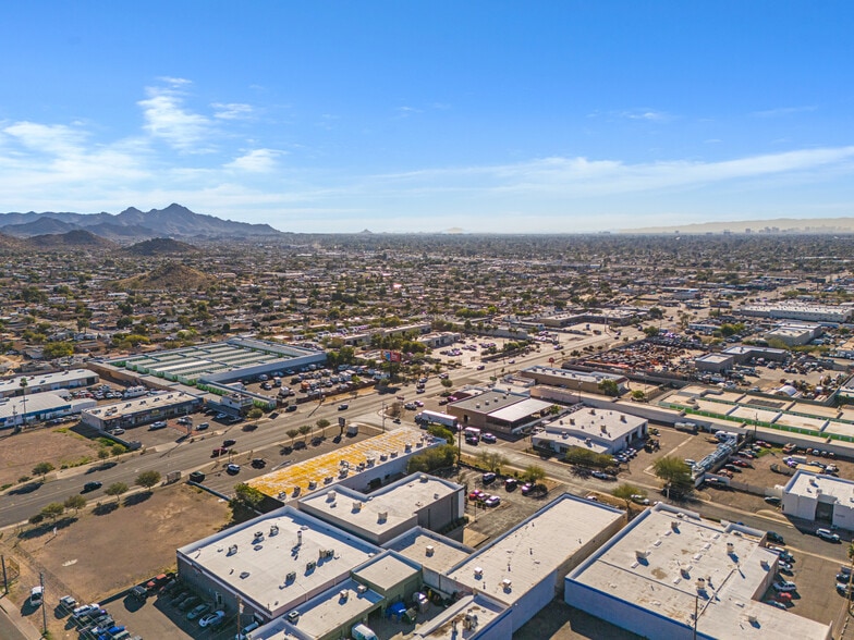 More Photos Of 1926 W North Ln, Phoenix Distribution For Lease