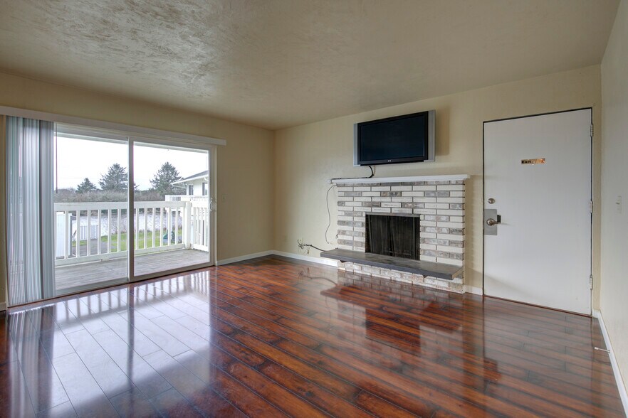 More Photos Of 1031 Discovery Ave SE, Ocean Shores Apartments For Sale