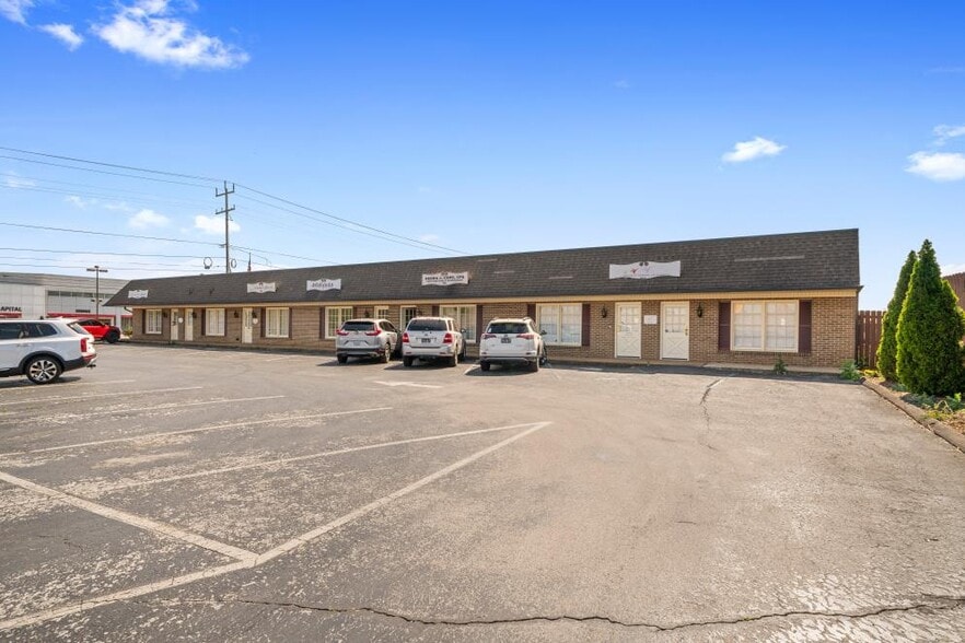 More Photos Of 5803-5805 Lee Hwy, Chattanooga Medical For Sale