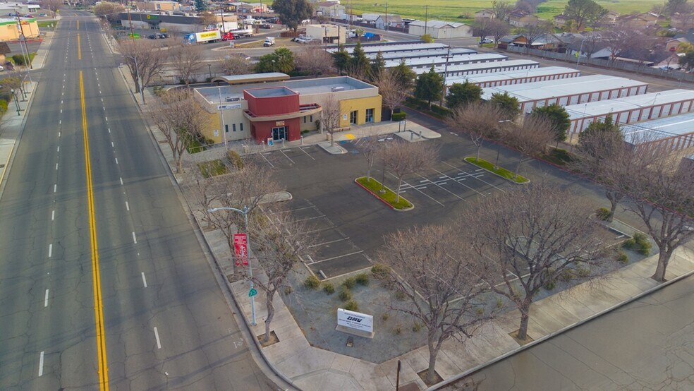 More Photos Of 406 E Elm Ave, Coalinga Office For Sale