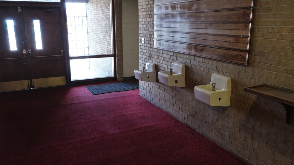 More Photos Of 111 University SE Blvd, Albuquerque Specialty For Sale
