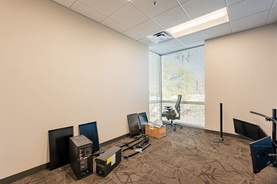 More Photos Of 1095 W Rio Salado Pky, Tempe Office For Lease