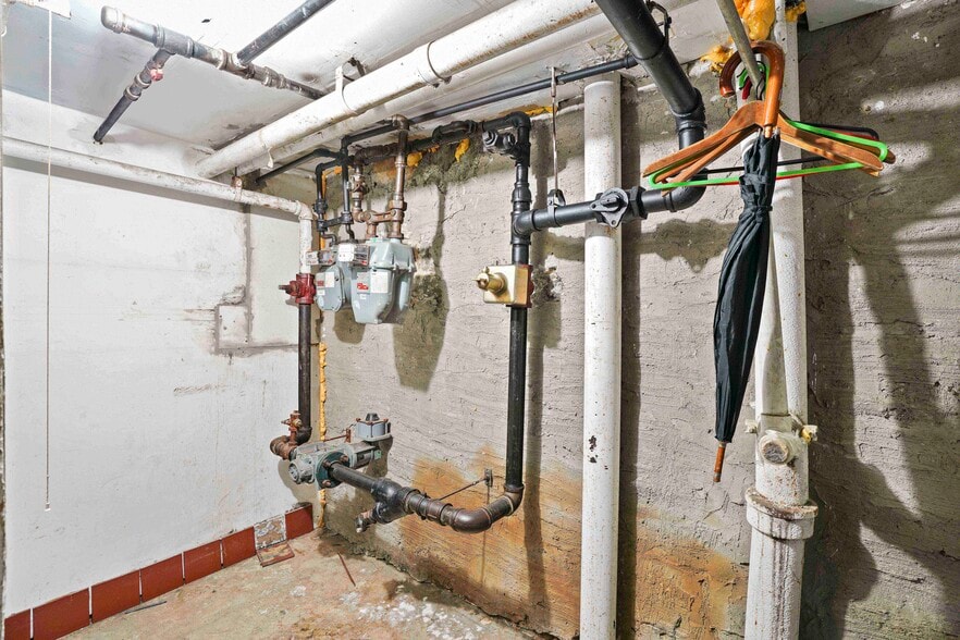 More Photos Of 296 Grand St, Brooklyn Apartments For Lease