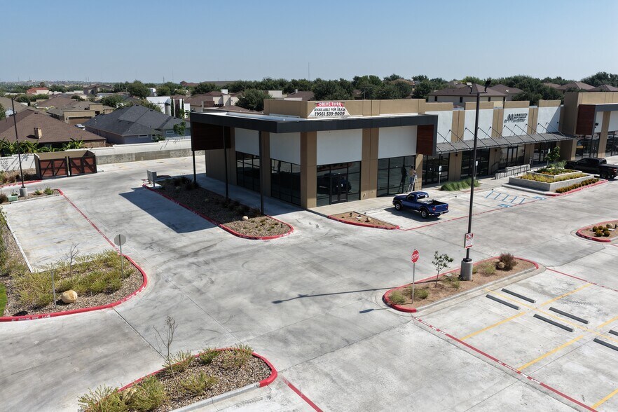 More Photos Of 4002 Del Mar Blvd, Laredo Storefront For Lease