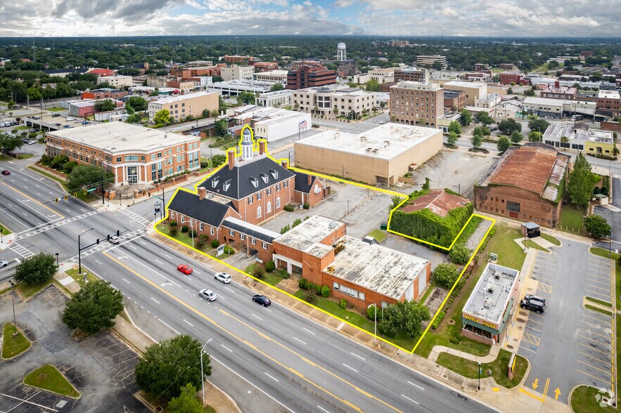 More Photos Of 128 S Washington St, Albany Freestanding For Lease