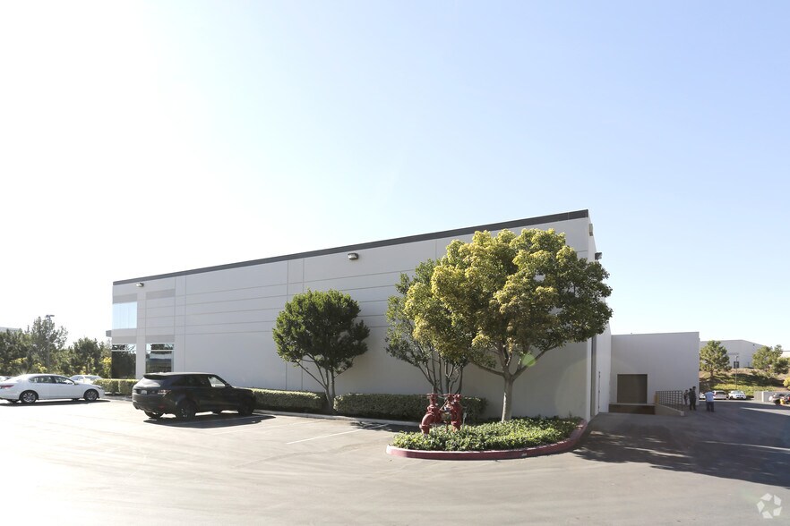 More Photos Of 20532 Crescent Bay Dr, Lake Forest Warehouse For Lease