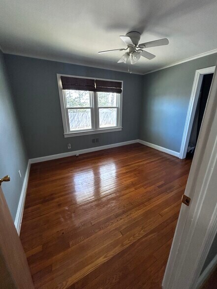 More Photos Of 1934 N Pleasantburg Dr, Greenville Medical For Lease